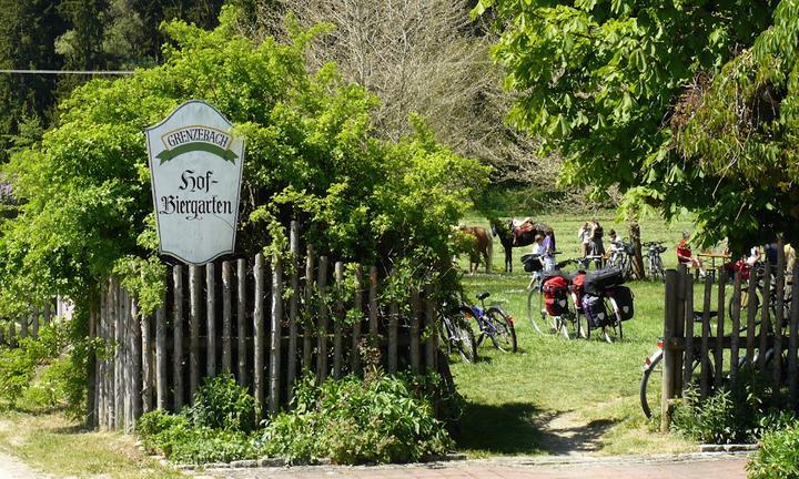 Hof-Biergarten Grenzebach